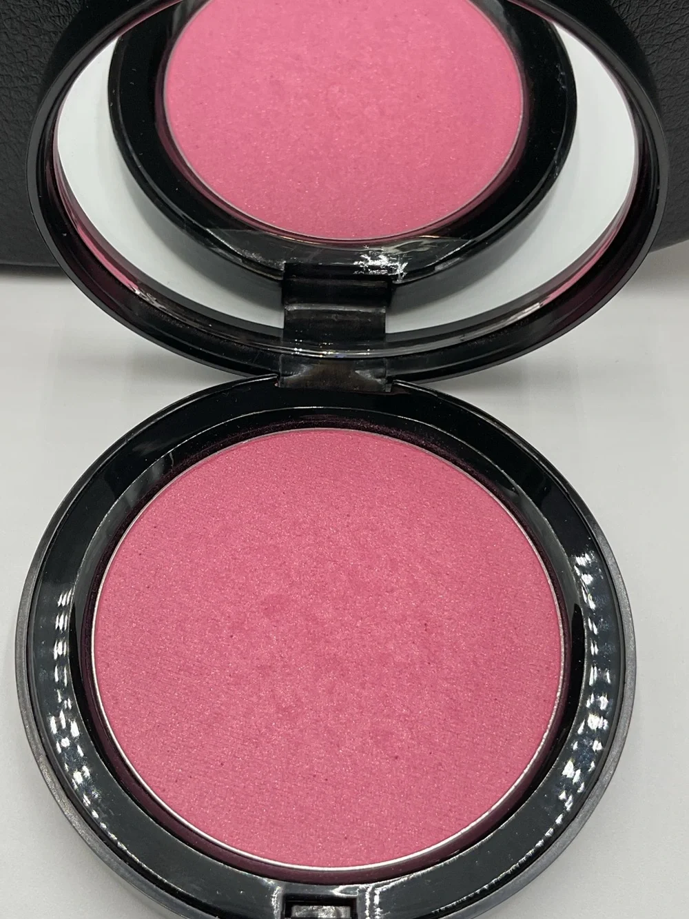 Bobbi Brown Illuminating Bronzing Powder 9 Pink Peony - LE & Discontinued